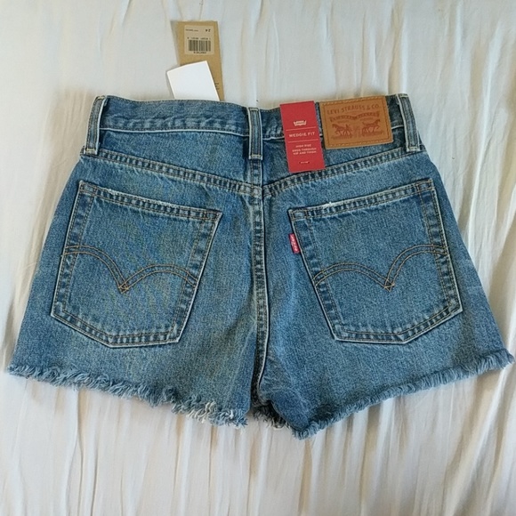 Levi's Denim Jean Wedgie Fit High Rise Shorts - Picture 5 of 7